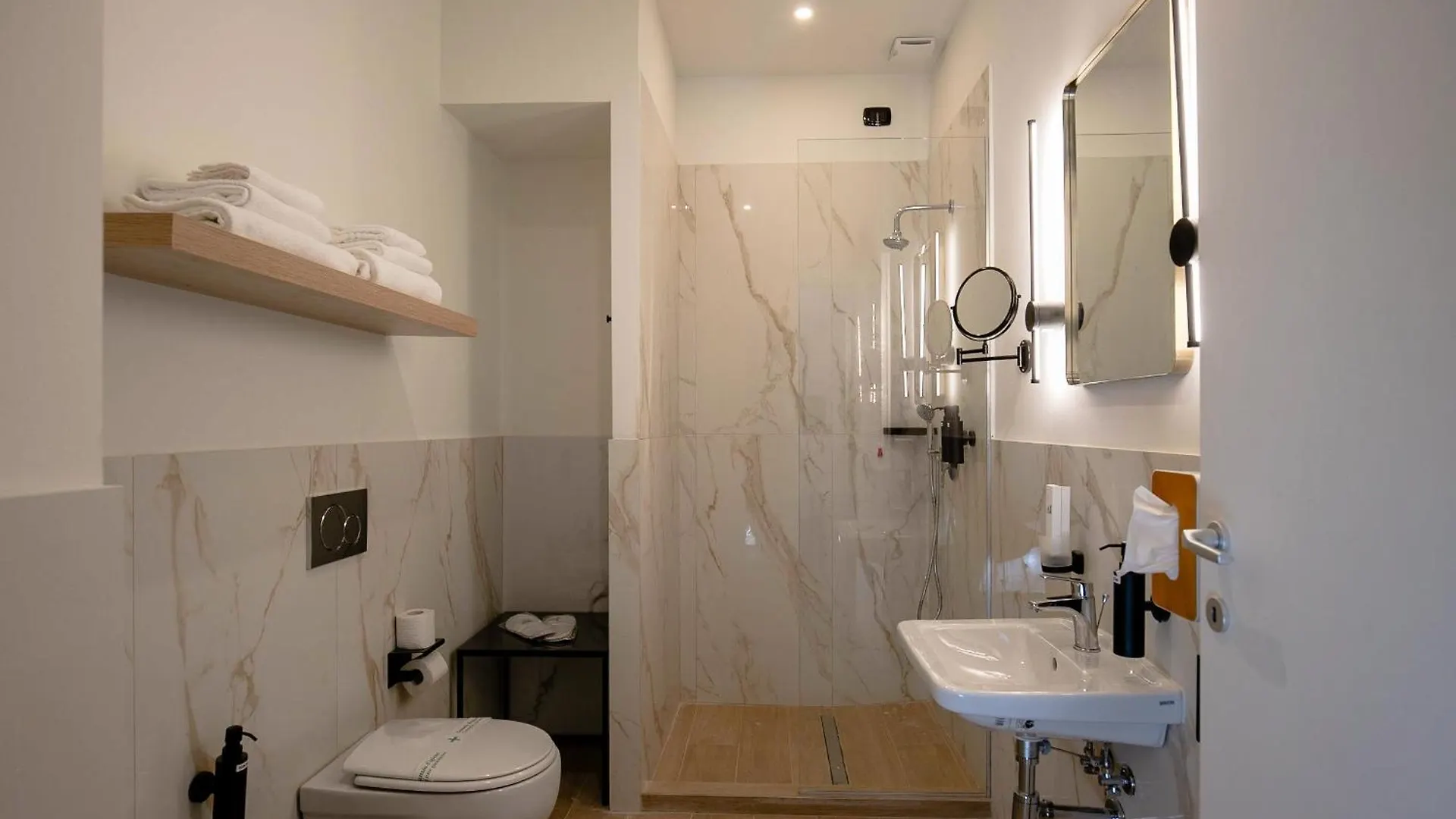 Aiello Hotels - Citylife Apartments Milan 0*,