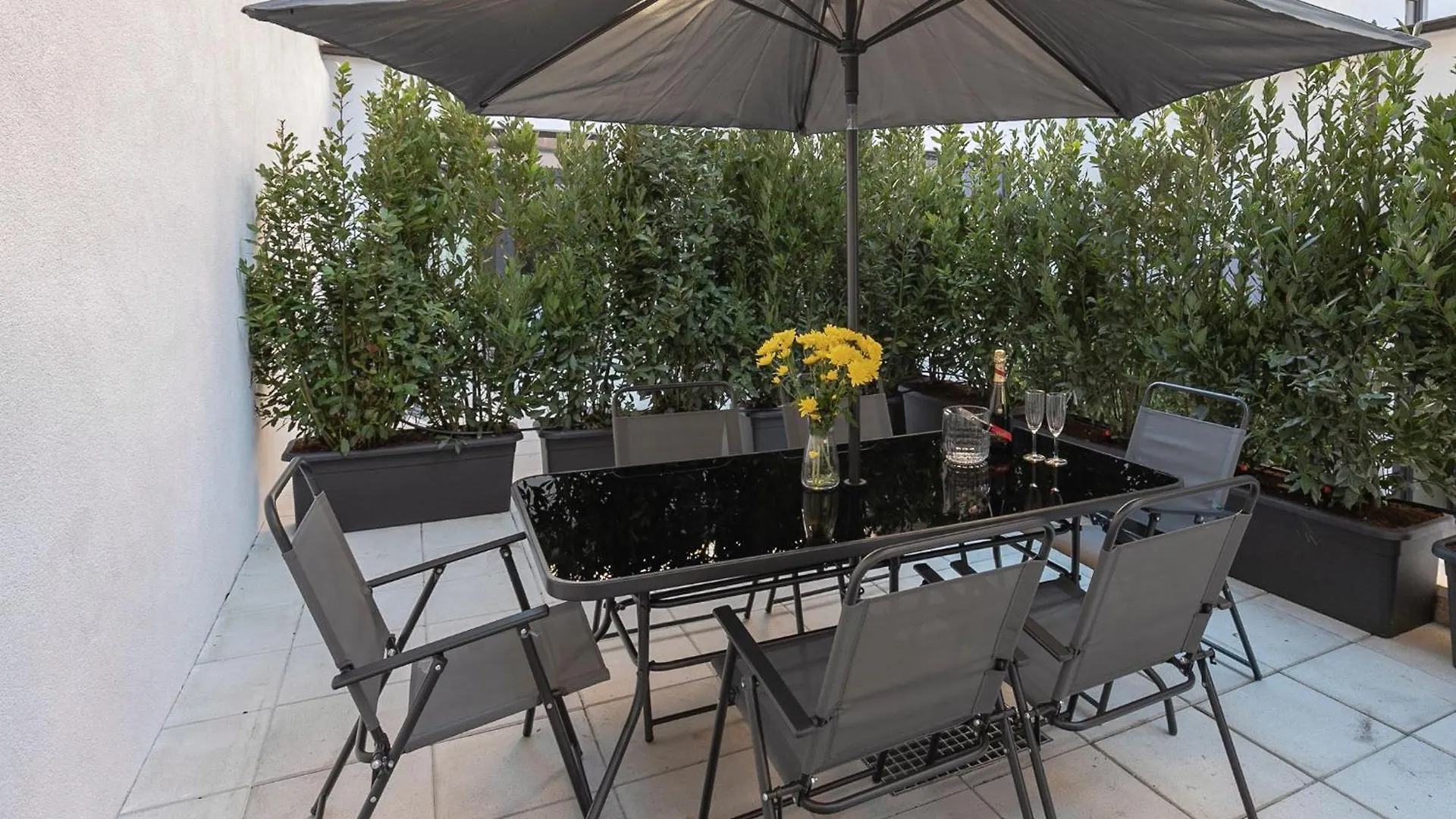 Aiello Hotels - Citylife Apartments Milan 0*,  Italy