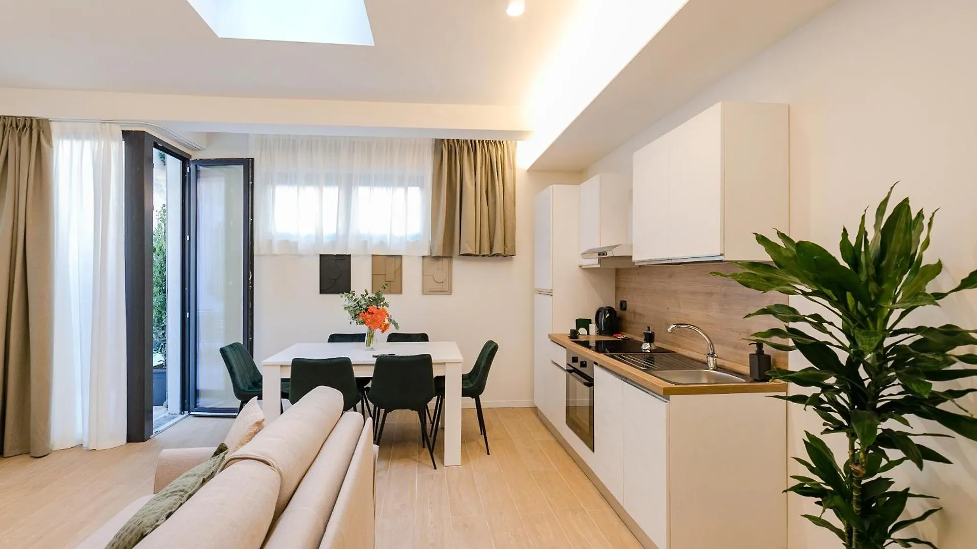 Aiello Hotels - Citylife Apartments Milan 0*,